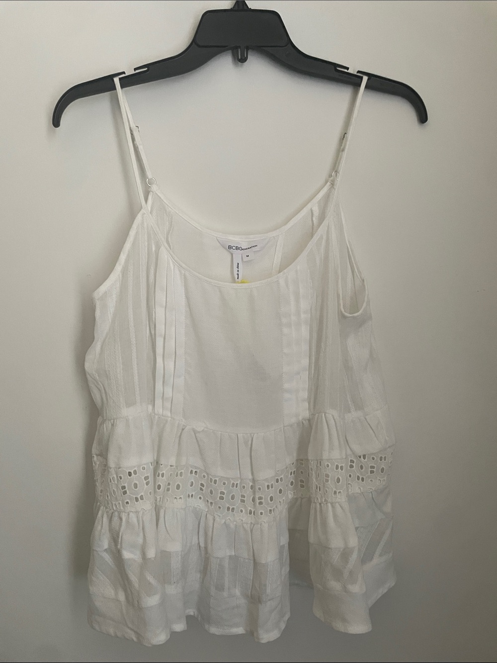 BCBGeneration White Eyelet Tiered Camisole Top Medium